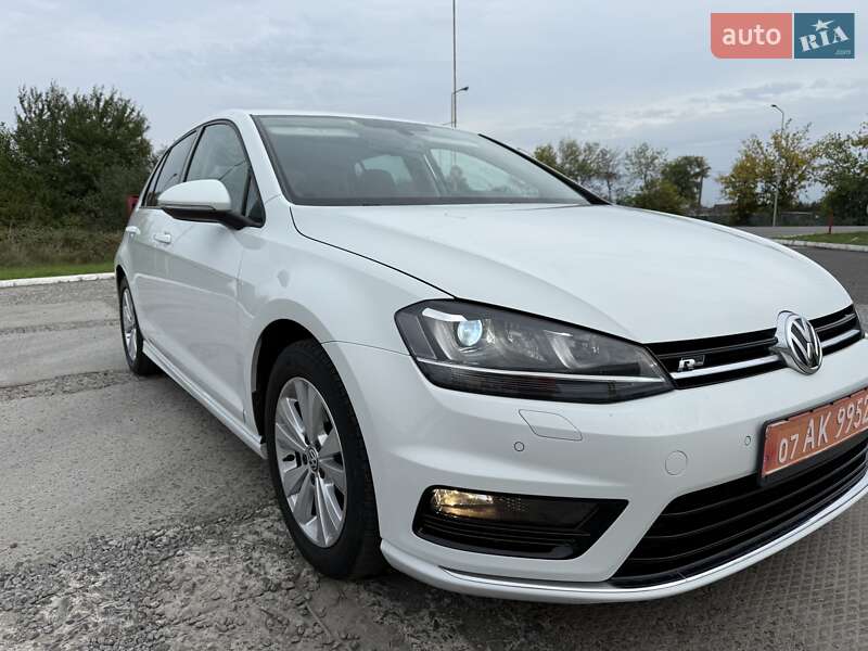 Хэтчбек Volkswagen Golf 2015 в Ужгороде