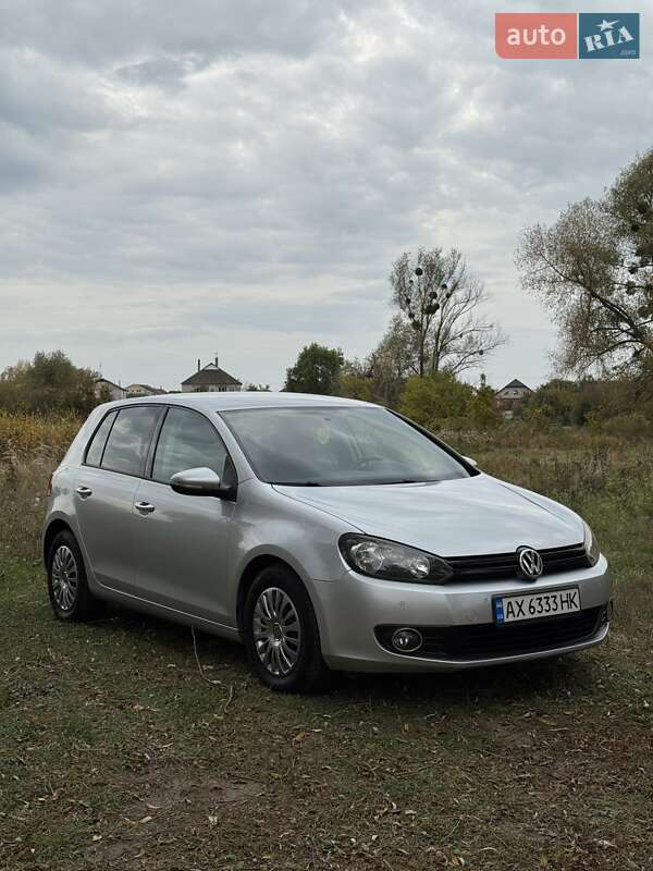 Хэтчбек Volkswagen Golf 2010 в Харькове
