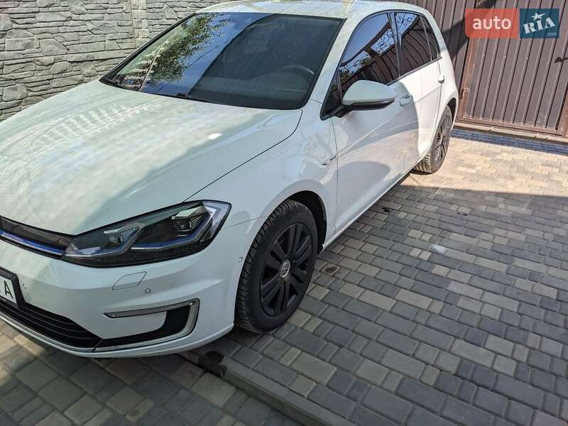 Хэтчбек Volkswagen Golf 2017 в Кривом Роге
