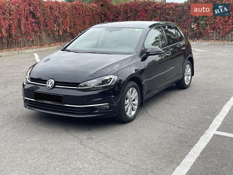 Хэтчбек Volkswagen Golf 2020 в Днепре