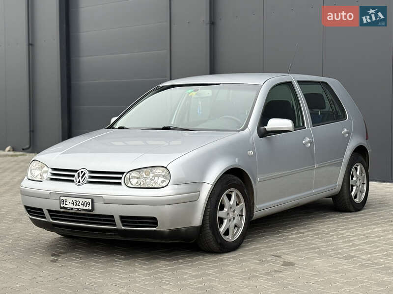 Хэтчбек Volkswagen Golf 2001 в Луцке