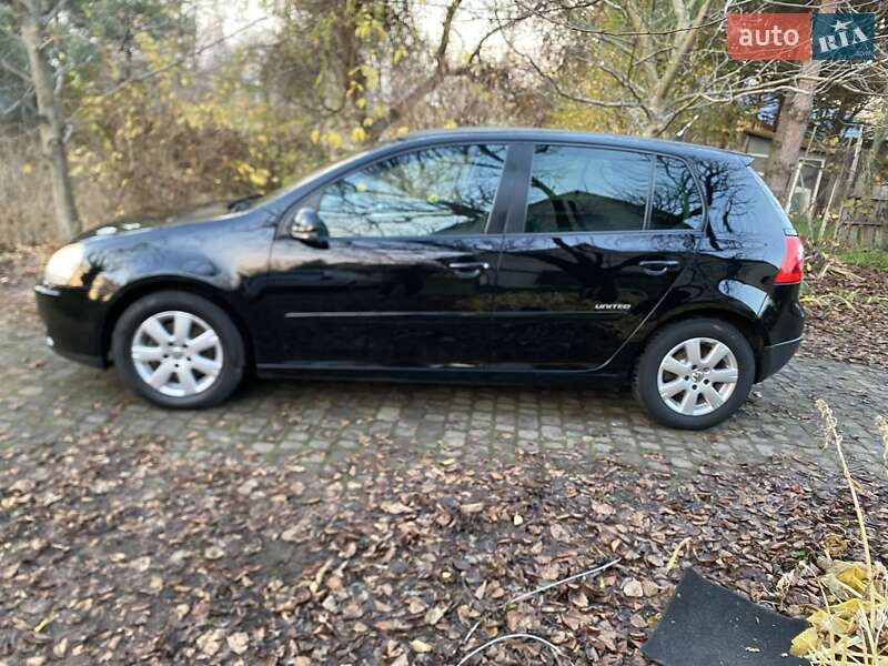 Хэтчбек Volkswagen Golf 2008 в Луцке