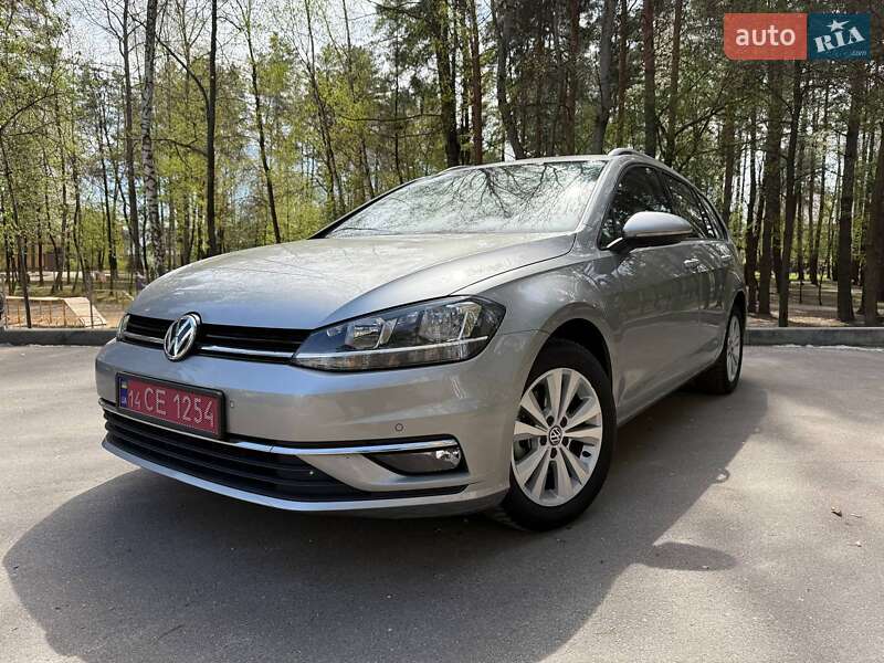 Универсал Volkswagen Golf 2019 в Киеве