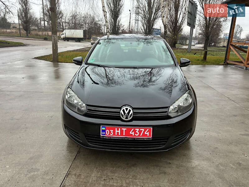 Хэтчбек Volkswagen Golf 2010 в Днепре Хэтчбек Volkswagen Golf 2010 в Днепре