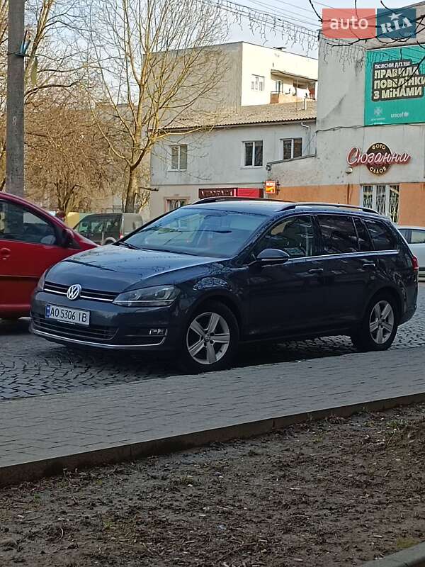Универсал Volkswagen Golf 2014 в Сваляве
