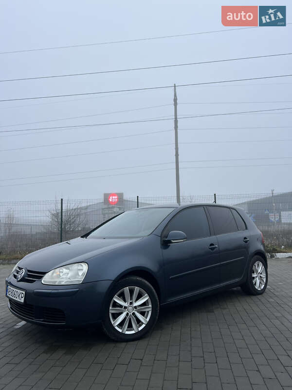 Хэтчбек Volkswagen Golf 2005 в Виннице