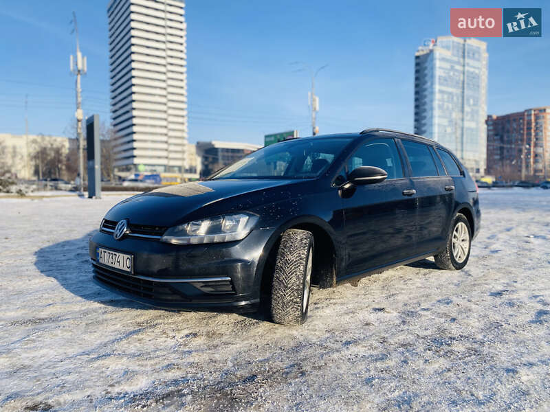 Универсал Volkswagen Golf 2017 в Киеве