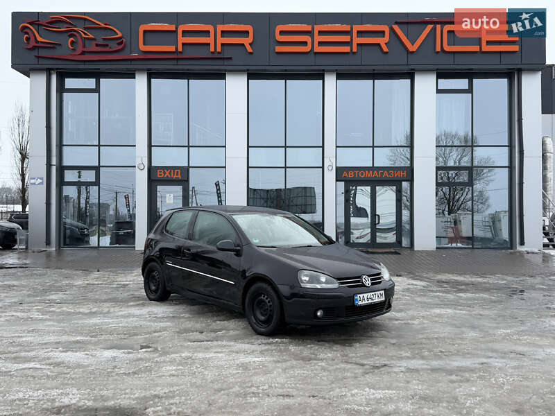 Хетчбек Volkswagen Golf 2008 в Києві