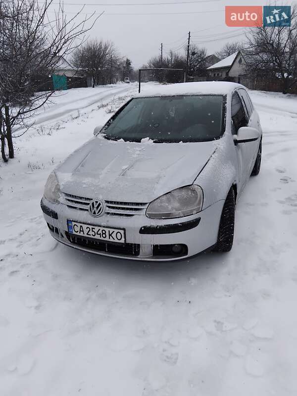 Хетчбек Volkswagen Golf 2005 в Харкові