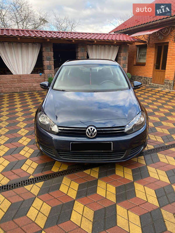 Хэтчбек Volkswagen Golf 2010 в Мукачево