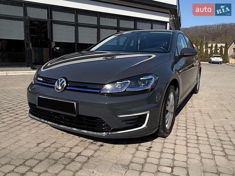 Хетчбек Volkswagen Golf 2020 в Львові