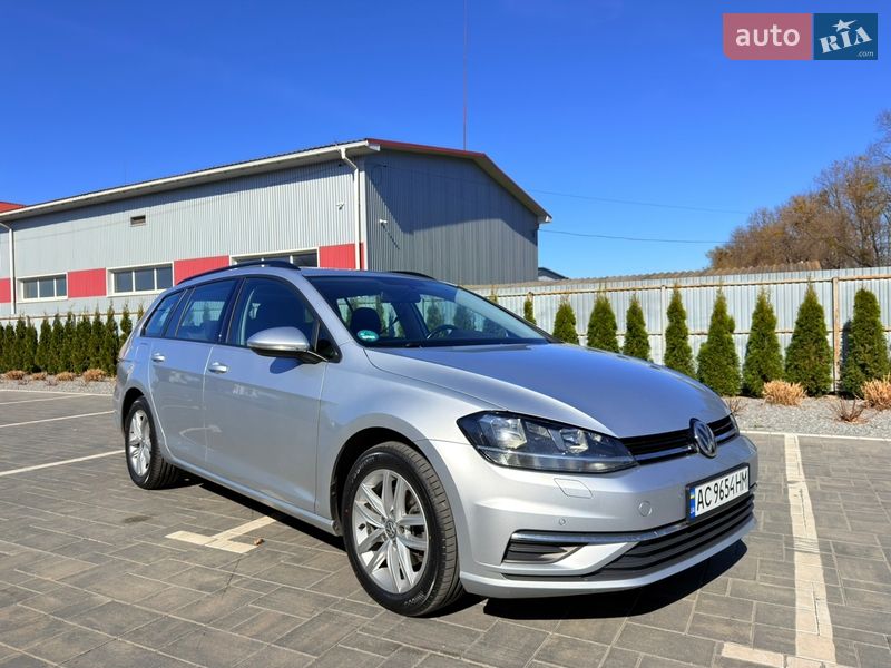 Універсал Volkswagen Golf 2020 в Луцьку