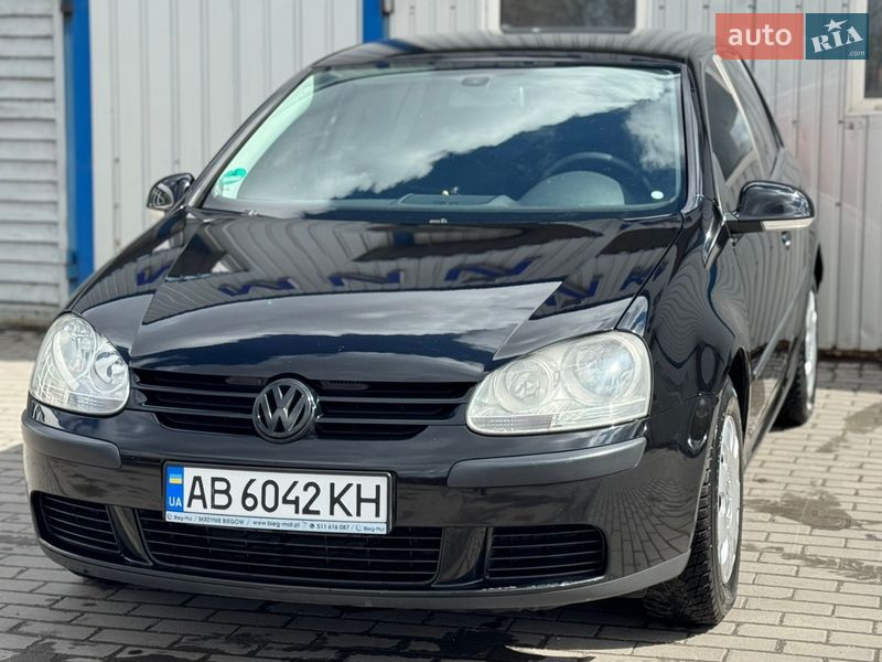 Хэтчбек Volkswagen Golf 2004 в Виннице