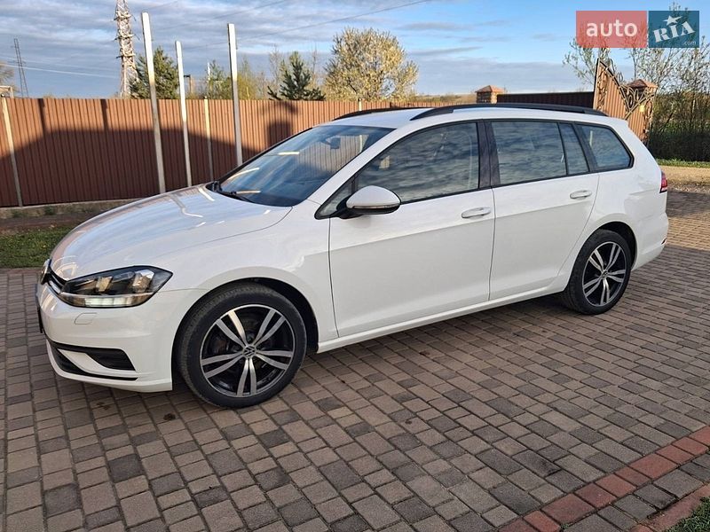 Универсал Volkswagen Golf 2017 в Калуше