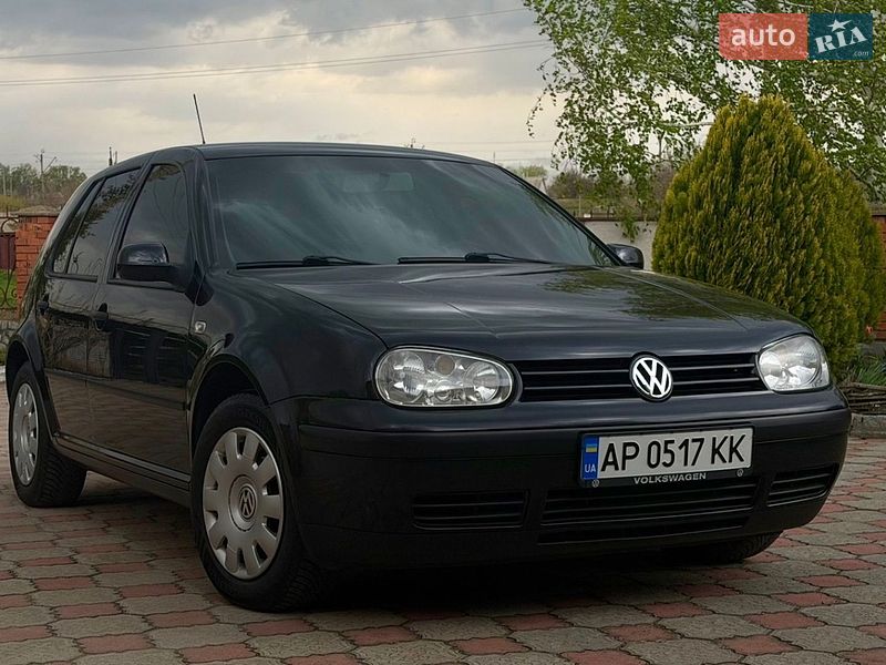 Хетчбек Volkswagen Golf 2000 в Запоріжжі