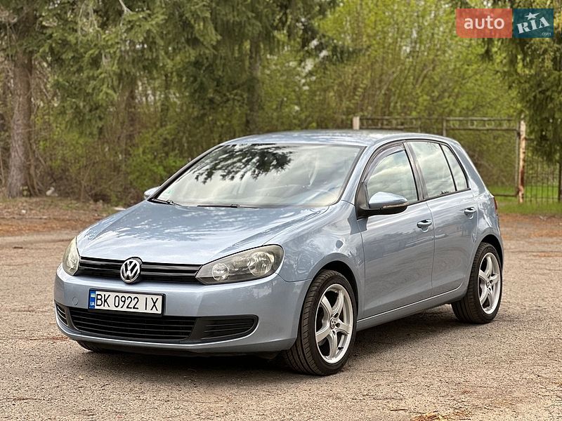 Хетчбек Volkswagen Golf 2011 в Радивиліві