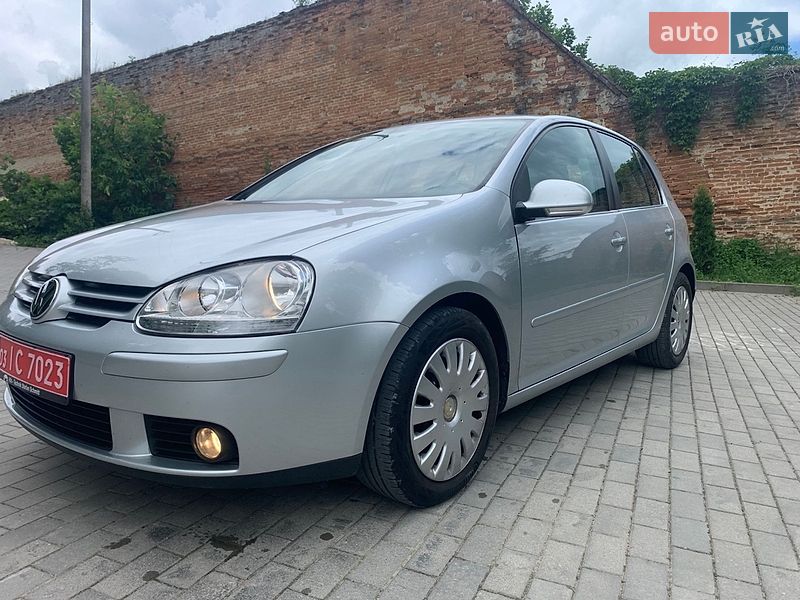 Хэтчбек Volkswagen Golf 2006 в Вишневце