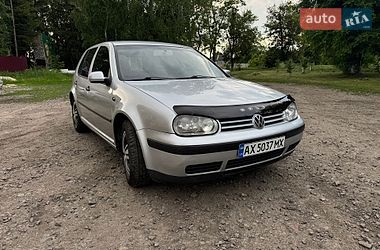 Хетчбек Volkswagen Golf 2000 в Валках