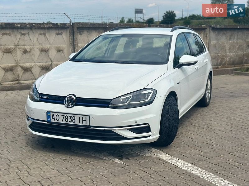 Универсал Volkswagen Golf 2020 в Чопе