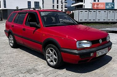 Универсал Volkswagen Golf 1997 в Хусте