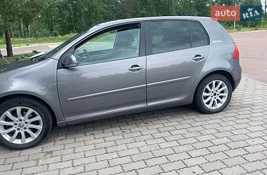 Хэтчбек Volkswagen Golf 2006 в Звягеле