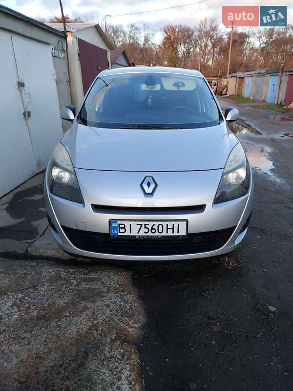 Минивэн Renault Grand Scenic 2009 в Кременчуге Минивэн Renault Grand Scenic 2009 в Кременчуге