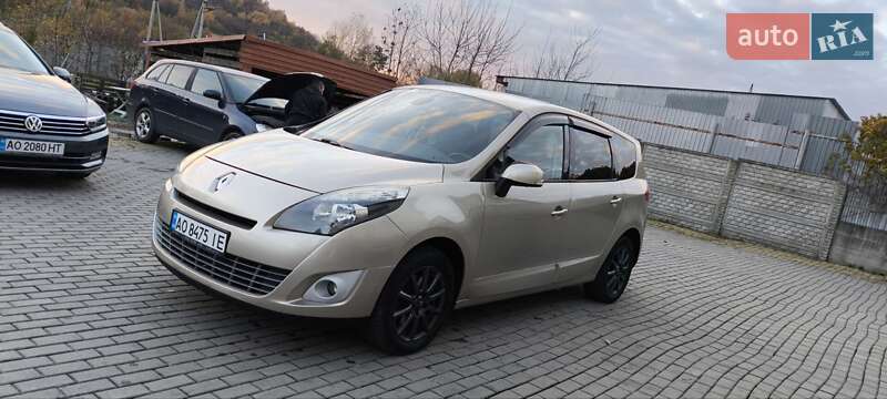 Мінівен Renault Grand Scenic 2010 в Мукачевому Мінівен Renault Grand Scenic 2010 в Мукачевому