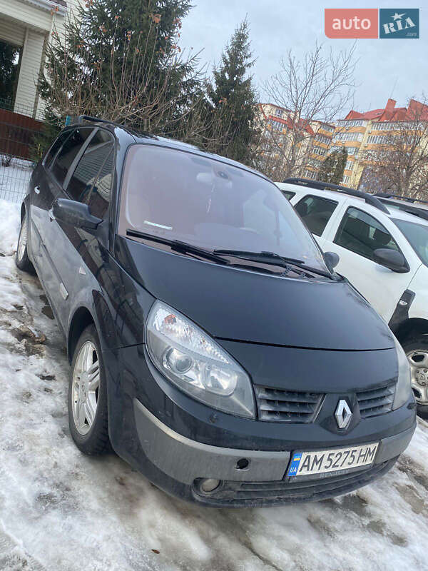 Минивэн Renault Grand Scenic 2005 в Хотове