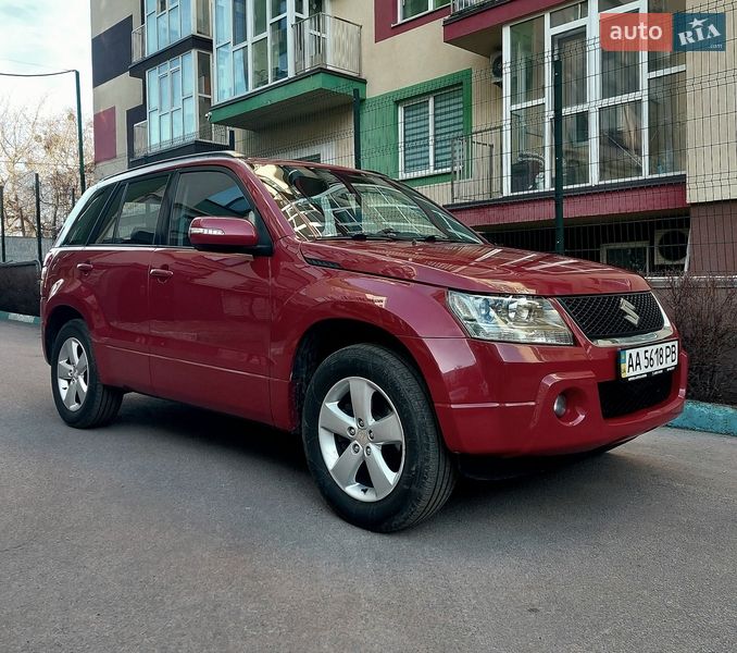 Внедорожник / Кроссовер Suzuki Grand Vitara 2010 в Киеве