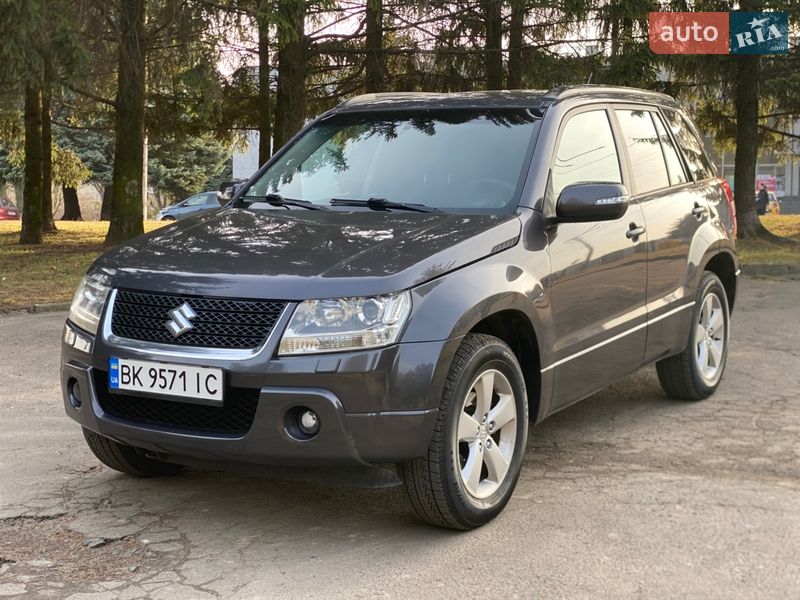 Внедорожник / Кроссовер Suzuki Grand Vitara 2011 в Ровно Внедорожник / Кроссовер Suzuki Grand Vitara 2011 в Ровно