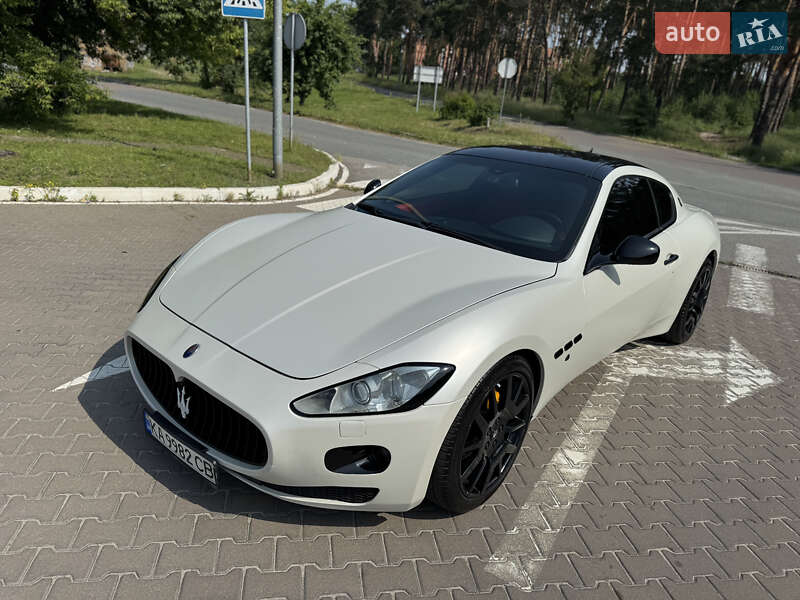 Купе Maserati GranTurismo 2008 в Киеве
