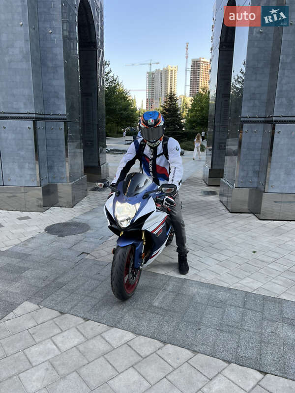 Спортбайк Suzuki GSX-R 750 2023 в Белой Церкви Спортбайк Suzuki GSX-R 750 2023 в Белой Церкви