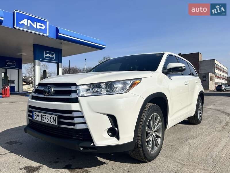 Позашляховик / Кросовер Toyota Highlander 2017 в Сумах