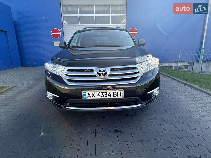 Внедорожник / Кроссовер Toyota Highlander 2012 в Львове