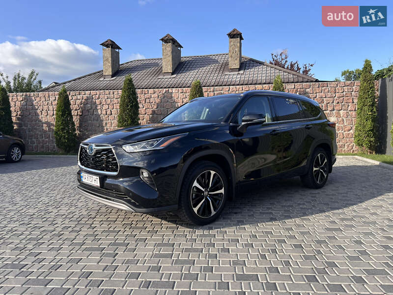 Внедорожник / Кроссовер Toyota Highlander 2021 в Кропивницком