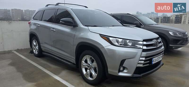 Внедорожник / Кроссовер Toyota Highlander 2019 в Киеве