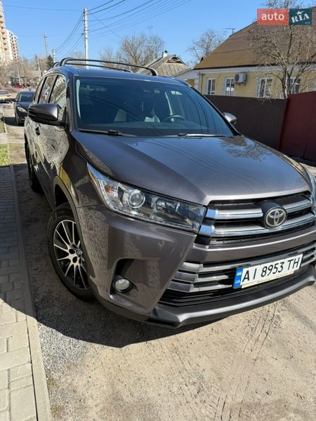 Позашляховик / Кросовер Toyota Highlander 2017 в Борисполі