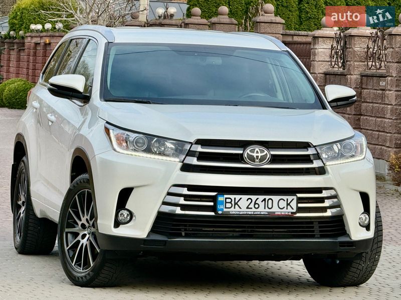 Позашляховик / Кросовер Toyota Highlander 2019 в Рівному