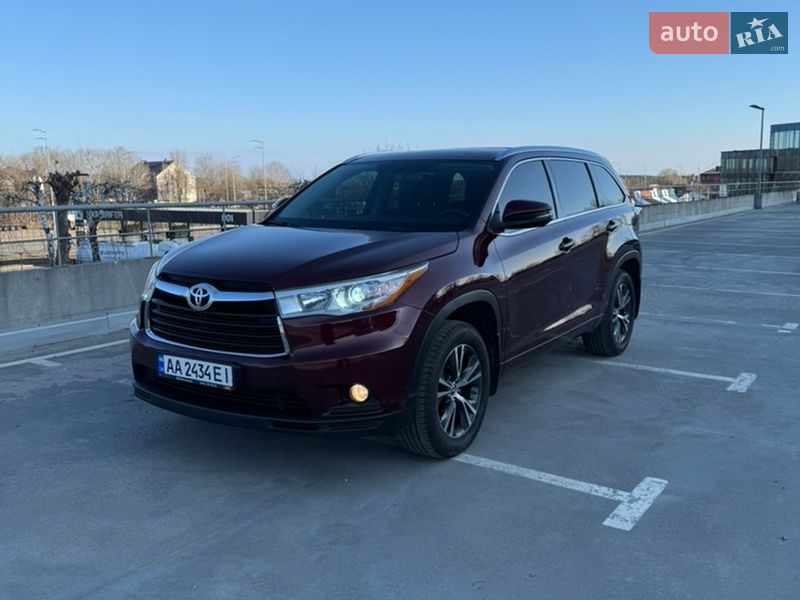 Внедорожник / Кроссовер Toyota Highlander 2016 в Киеве