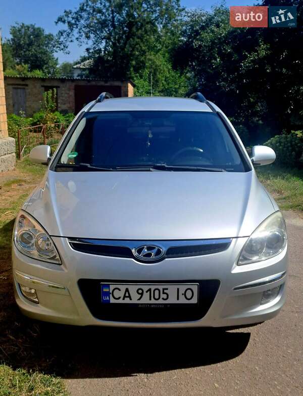 Универсал Hyundai i30 2009 в Мироновке