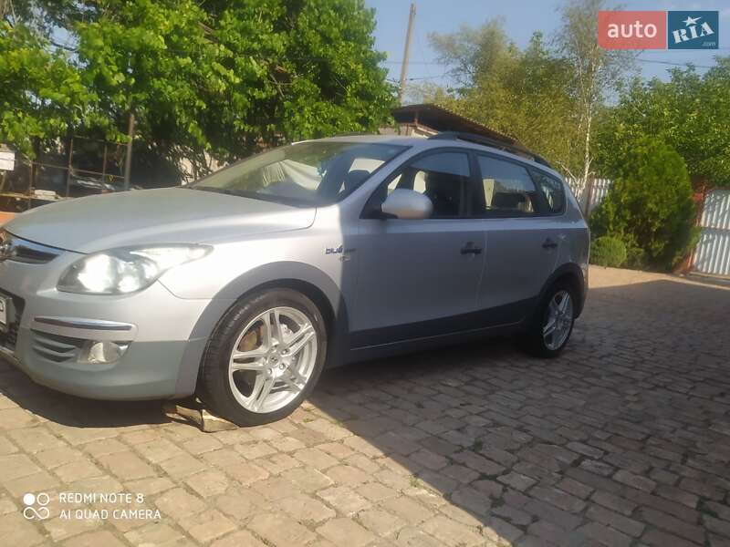Універсал Hyundai i30 2010 в Дніпрі Універсал Hyundai i30 2010 в Дніпрі