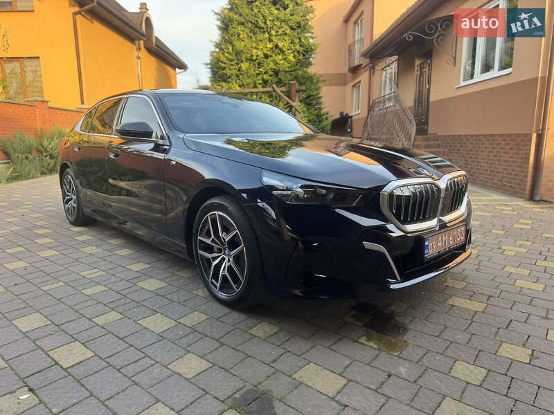 Седан BMW i5 2024 в Мукачево Седан BMW i5 2024 в Мукачево