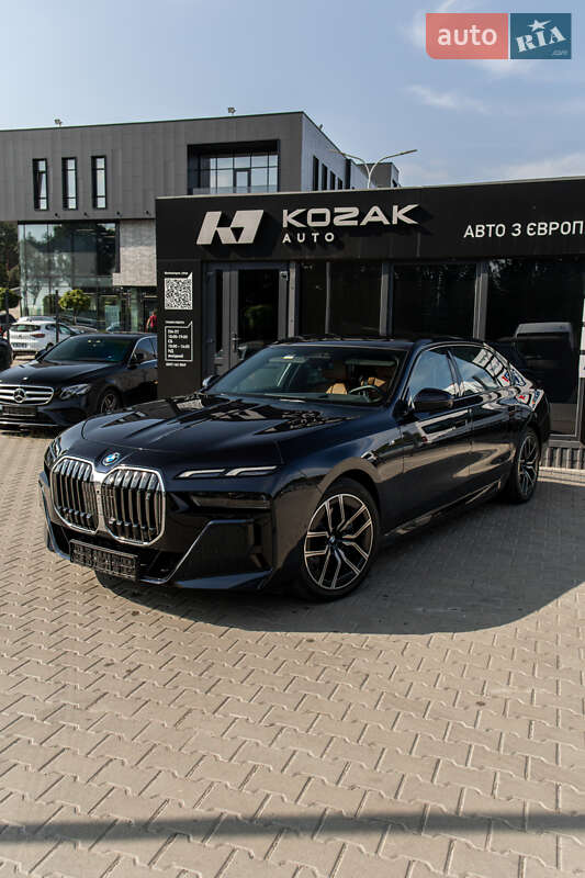 Седан BMW i7 2023 в Львове Седан BMW i7 2023 в Львове