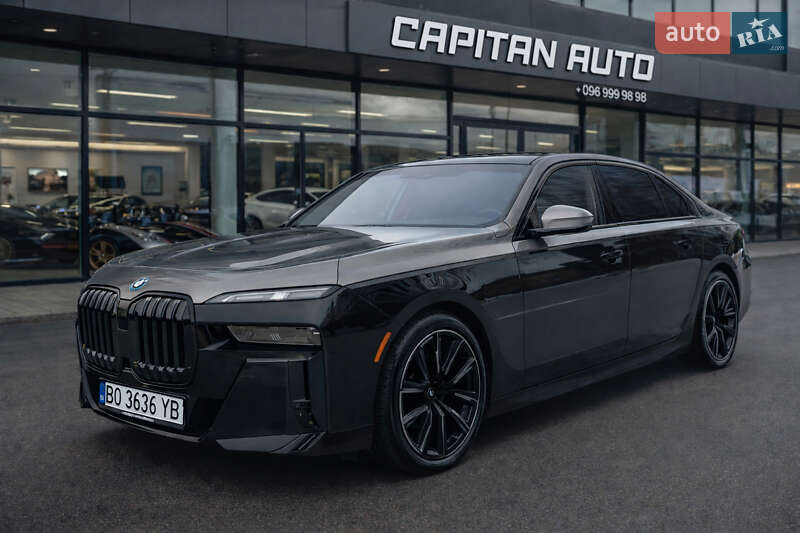 Седан BMW i7 2022 в Тернополе