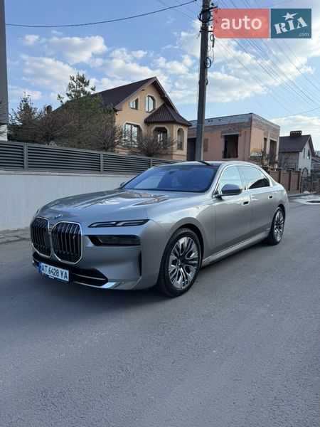 Седан BMW i7 2023 в Івано-Франківську