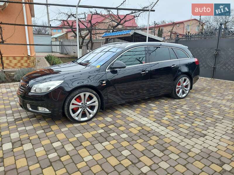 Универсал Opel Insignia 2011 в Хотине