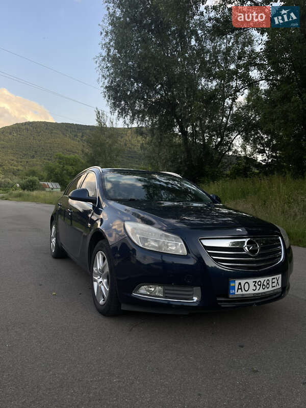Универсал Opel Insignia 2010 в Ужгороде