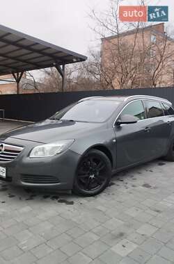 Универсал Opel Insignia 2010 в Староконстантинове