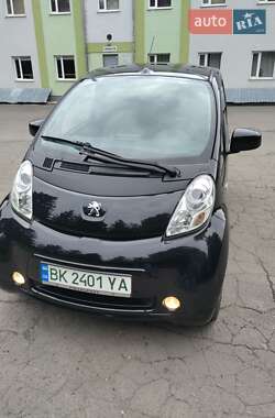 Хэтчбек Peugeot iOn 2011 в Ровно