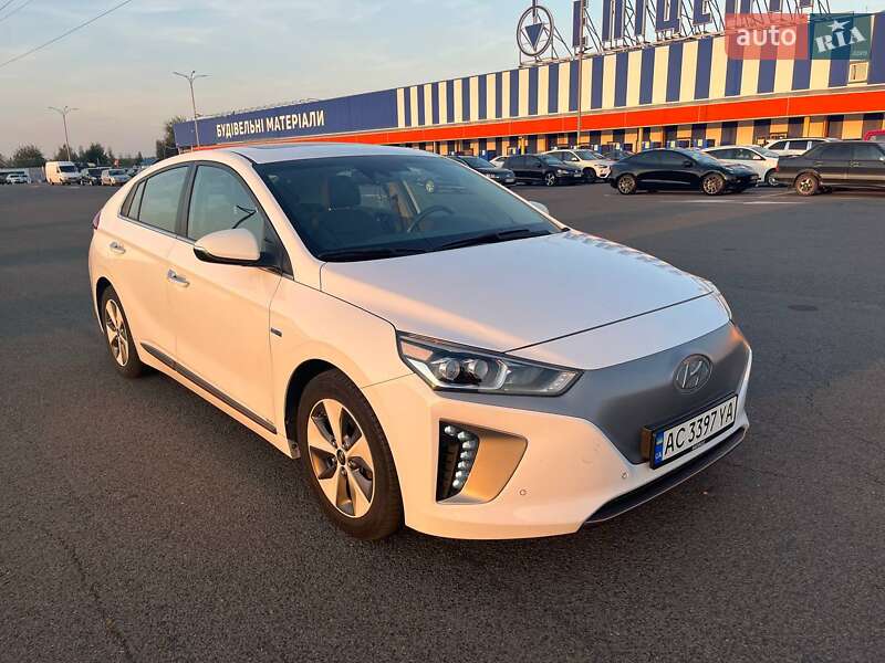 Хэтчбек Hyundai Ioniq 2017 в Луцке